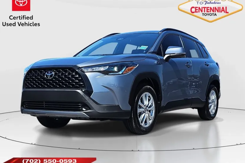 2023 Toyota Corolla Cross LE photo 1