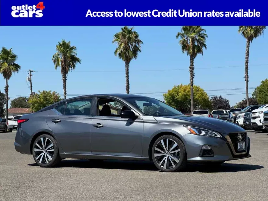 2022 Nissan Altima 2.5 SR photo 1