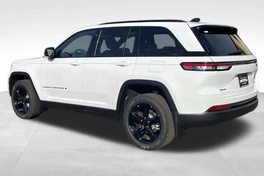2025 Jeep Grand Cherokee Limited photo 1
