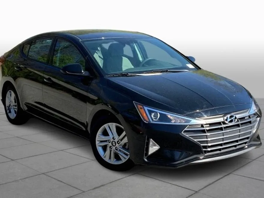 2020 Hyundai Elantra SEL photo 1