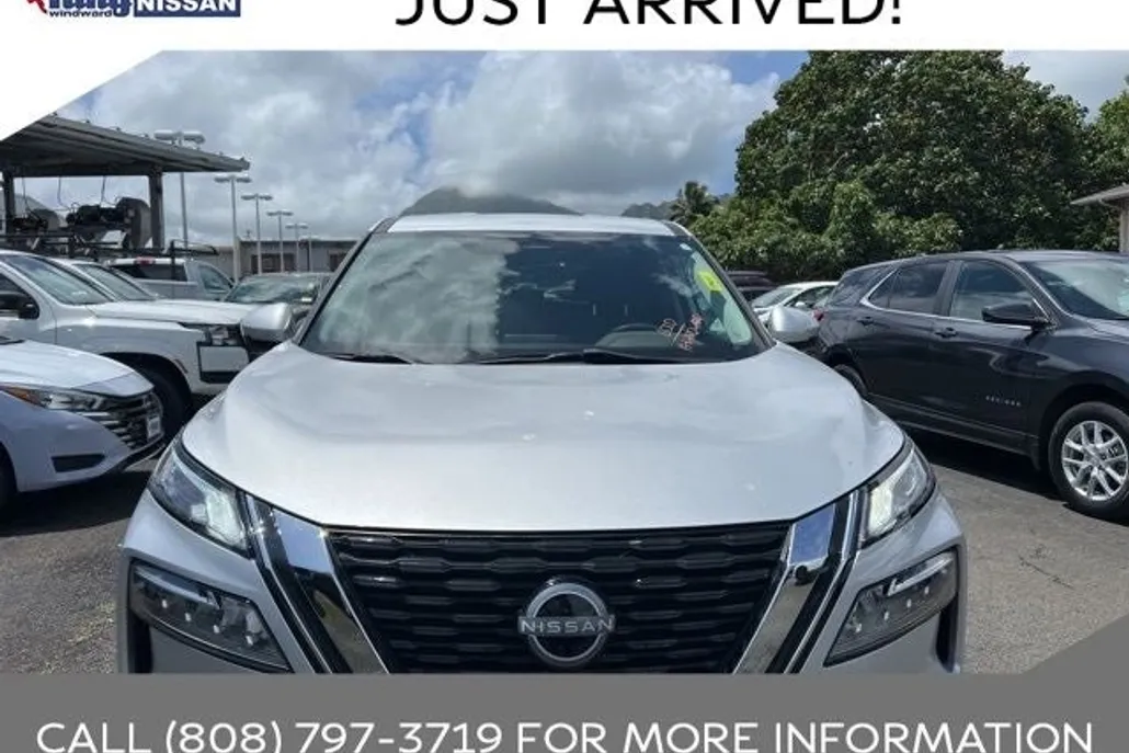 2022 Nissan Rogue SV photo 1