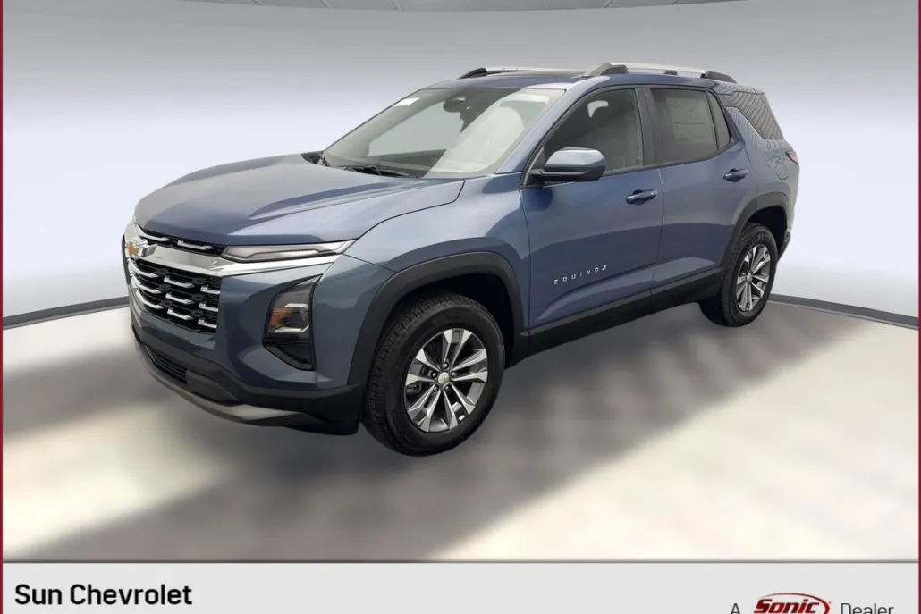 2026 Chevrolet Equinox LT photo 1