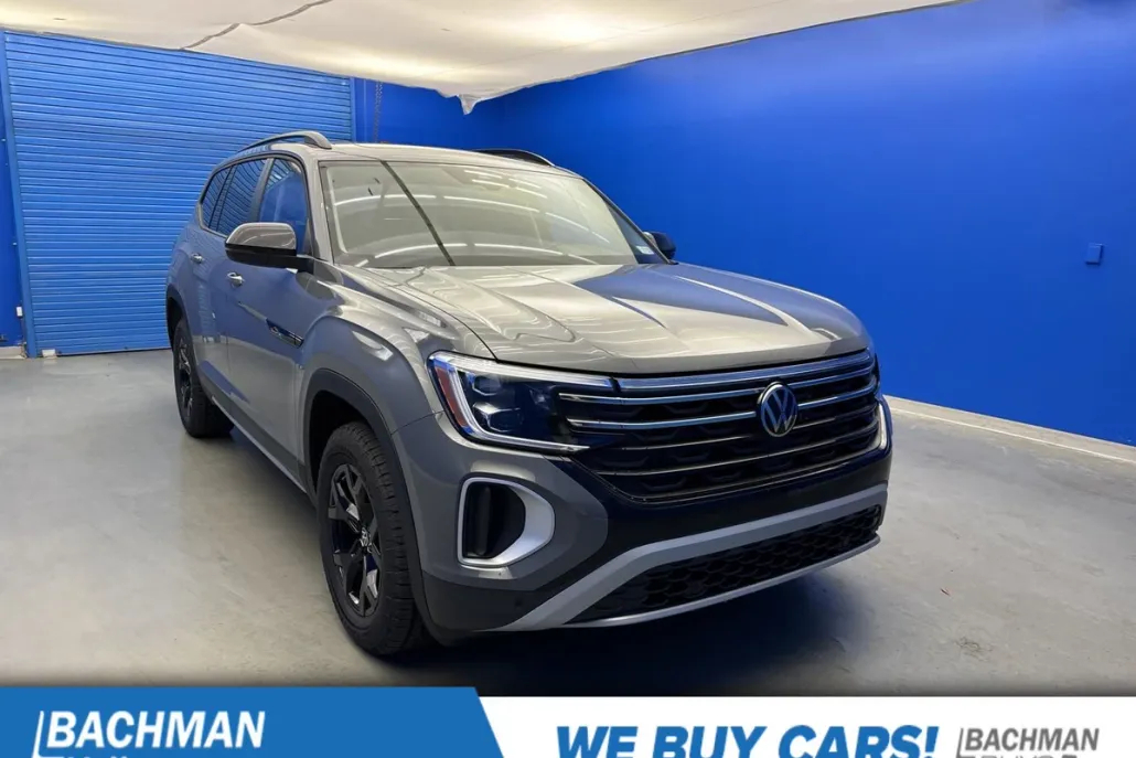 2025 Volkswagen Atlas Peak Edition SE photo 1