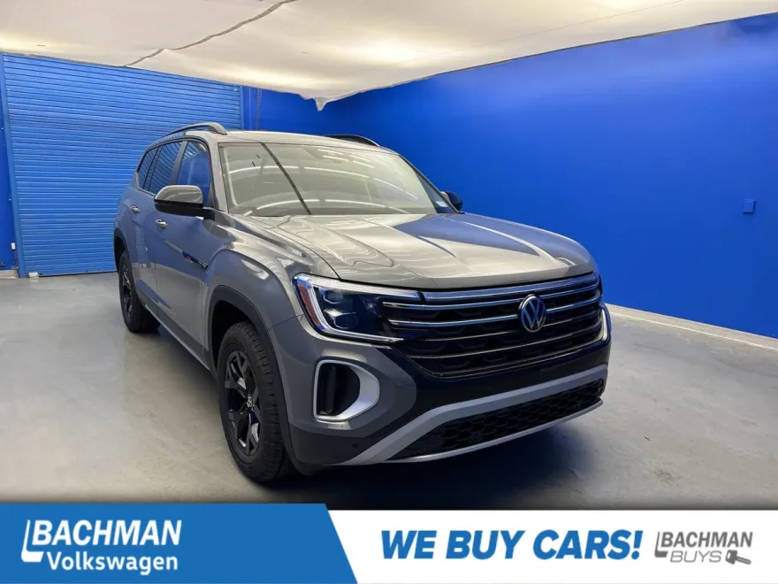 2025 Volkswagen Atlas Peak Edition SE photo 1