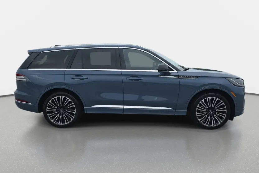 2025 Lincoln Aviator Black Label photo 1