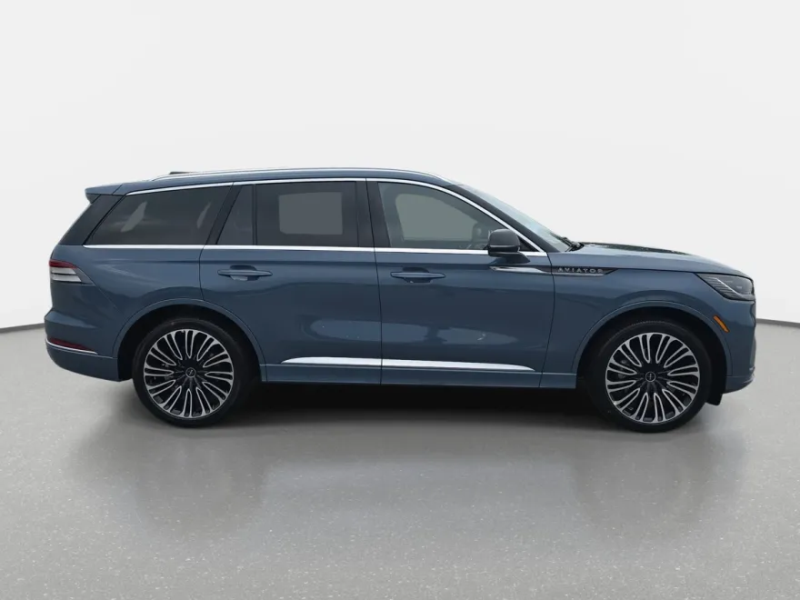 2025 Lincoln Aviator Black Label photo 1
