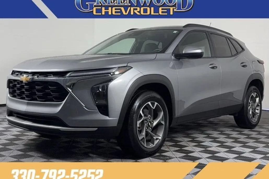 2024 Chevrolet Trax LT photo 1