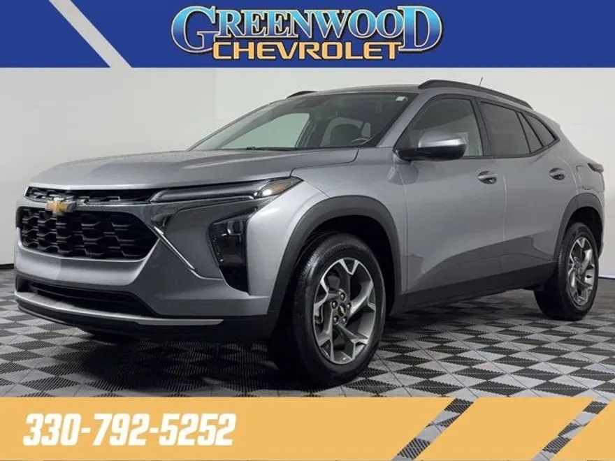 2024 Chevrolet Trax LT photo 1