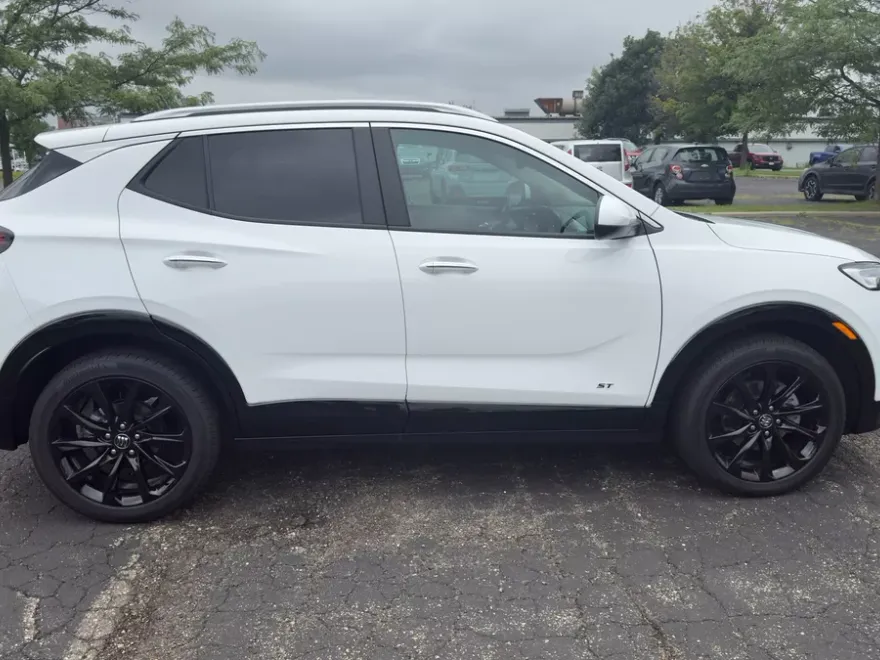 2025 Buick Encore GX Sport Touring photo 1