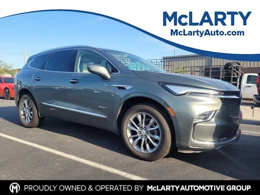 2022 Buick Enclave Avenir photo 1