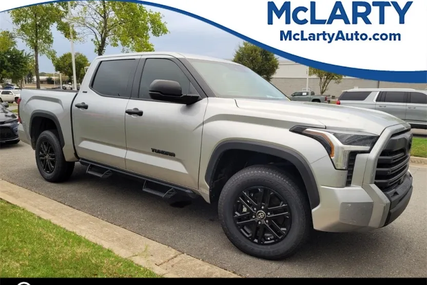 2023 Toyota Tundra SR5 photo 1