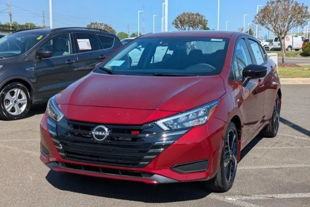 2025 Nissan Versa SR photo 1