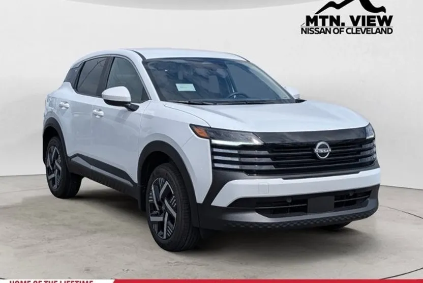 2025 Nissan Kicks SV photo 1