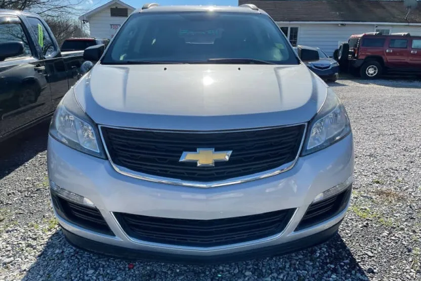 2017 Chevrolet Traverse LS photo 1