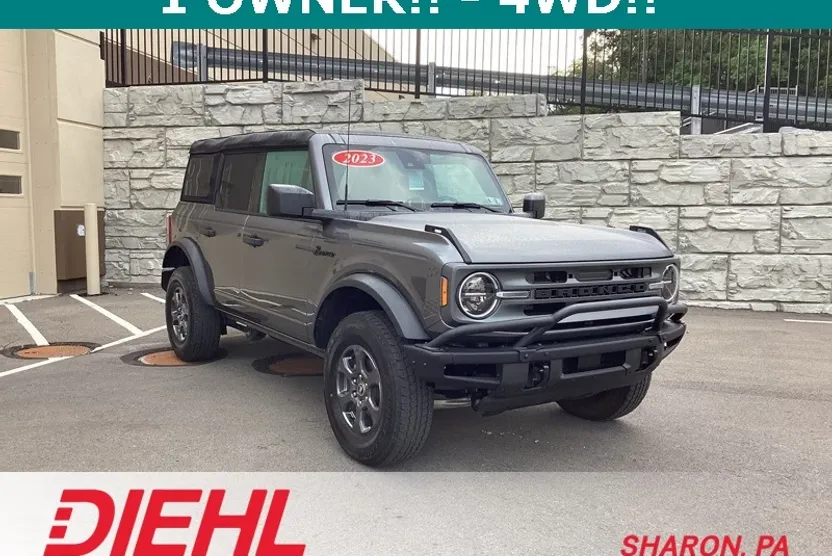 2023 Ford Bronco Base photo 1