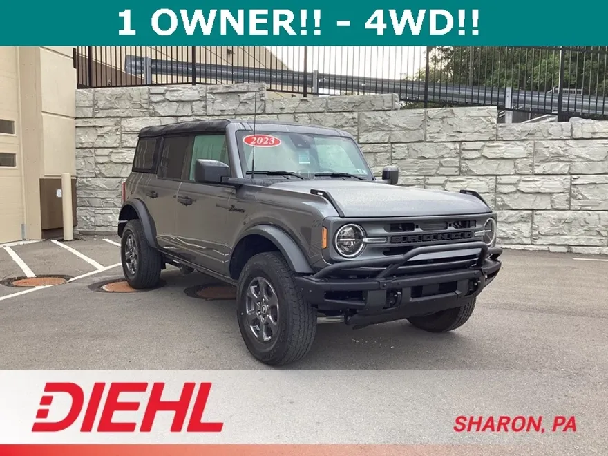 2023 Ford Bronco Base photo 1