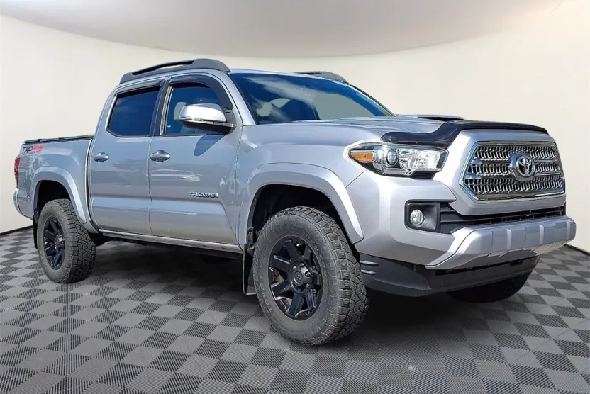 2016 Toyota Tacoma SR photo 1