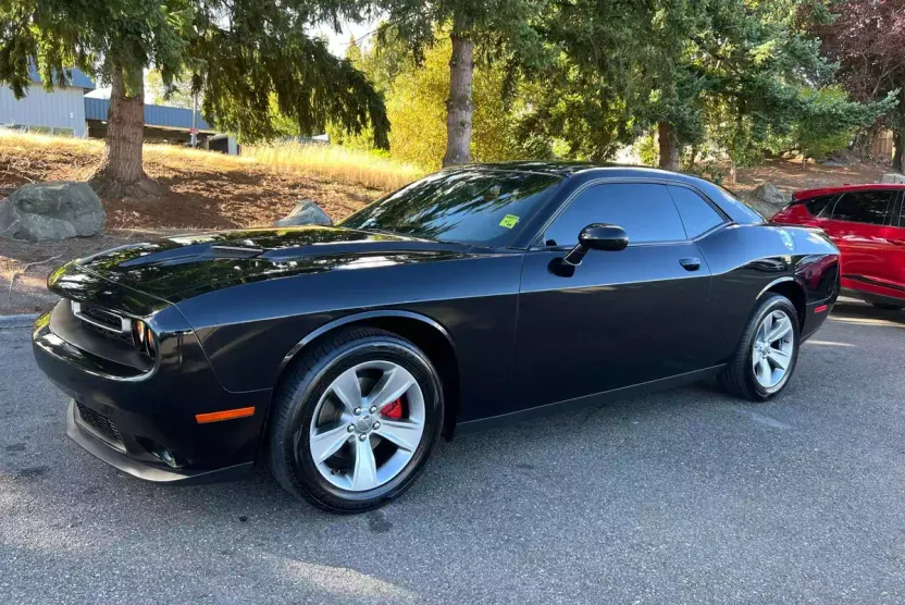 2018 Dodge Challenger SXT photo 1