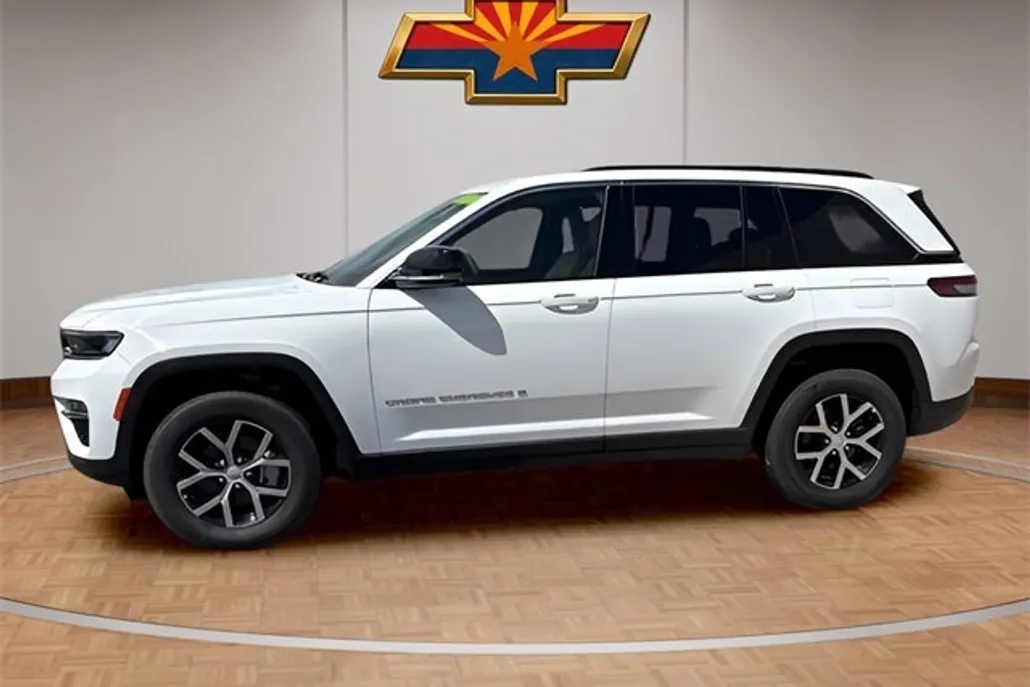 2024 Jeep Grand Cherokee Limited photo 1