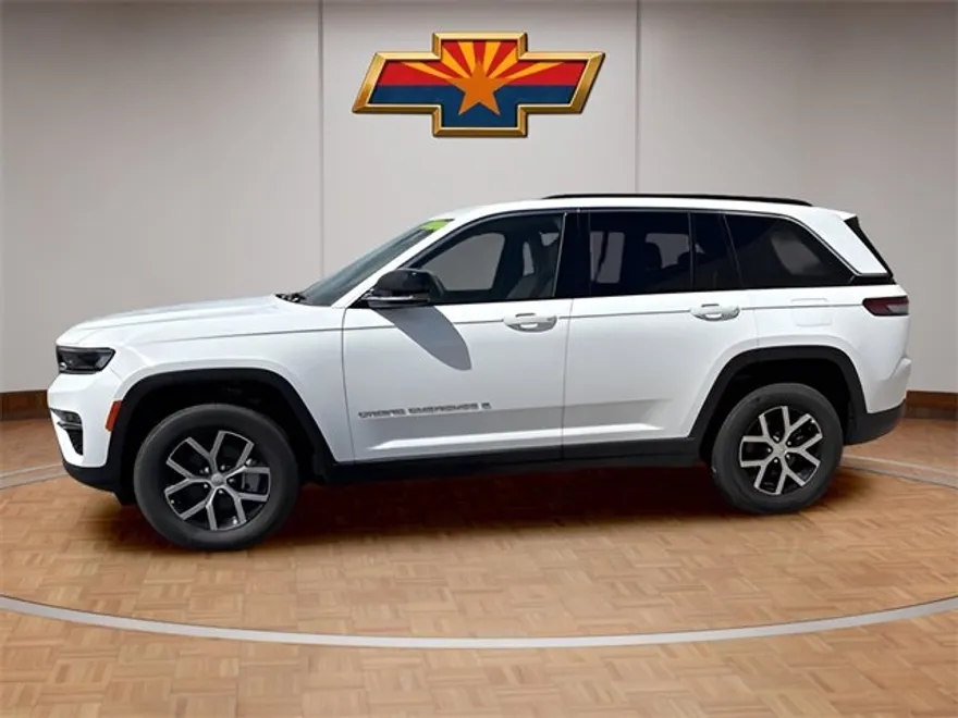2024 Jeep Grand Cherokee Limited photo 1