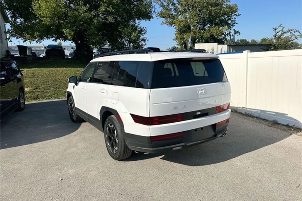 2025 Hyundai Santa Fe SEL photo 1