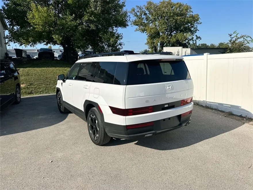 2025 Hyundai Santa Fe SEL photo 1