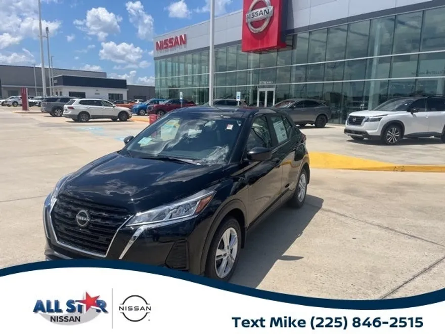 2025 Nissan Kicks Play S photo 1