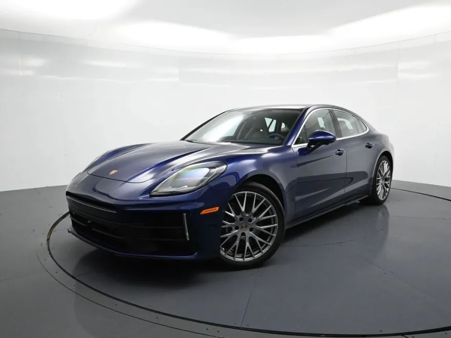 2025 Porsche Panamera 4 photo 1