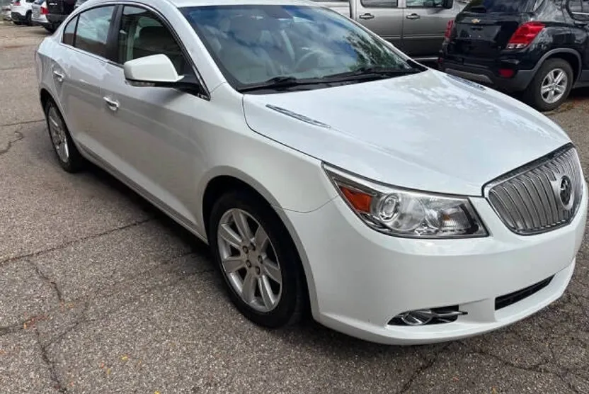 2011 Buick LaCrosse CXL photo 1