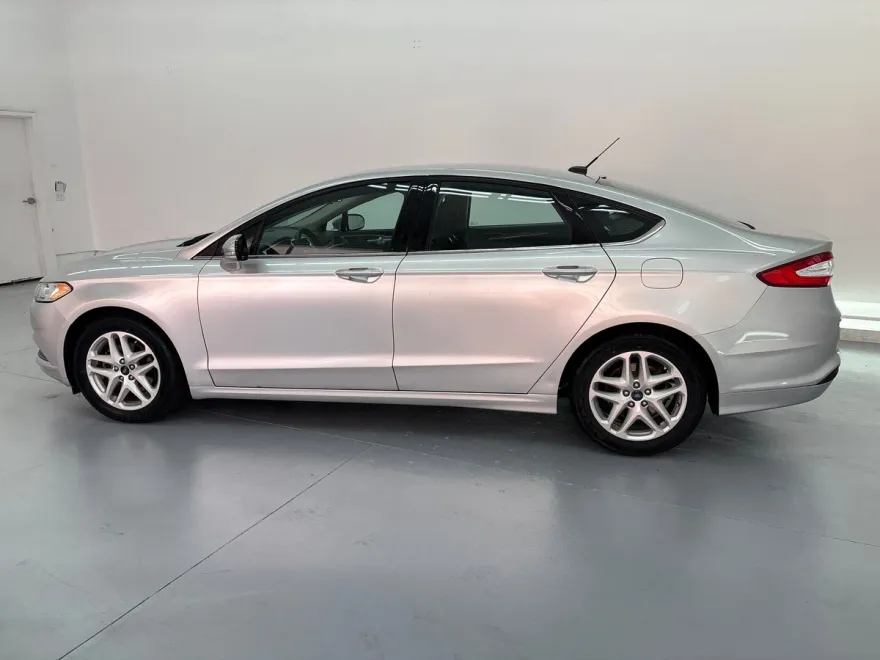 2014 Ford Fusion SE photo 1