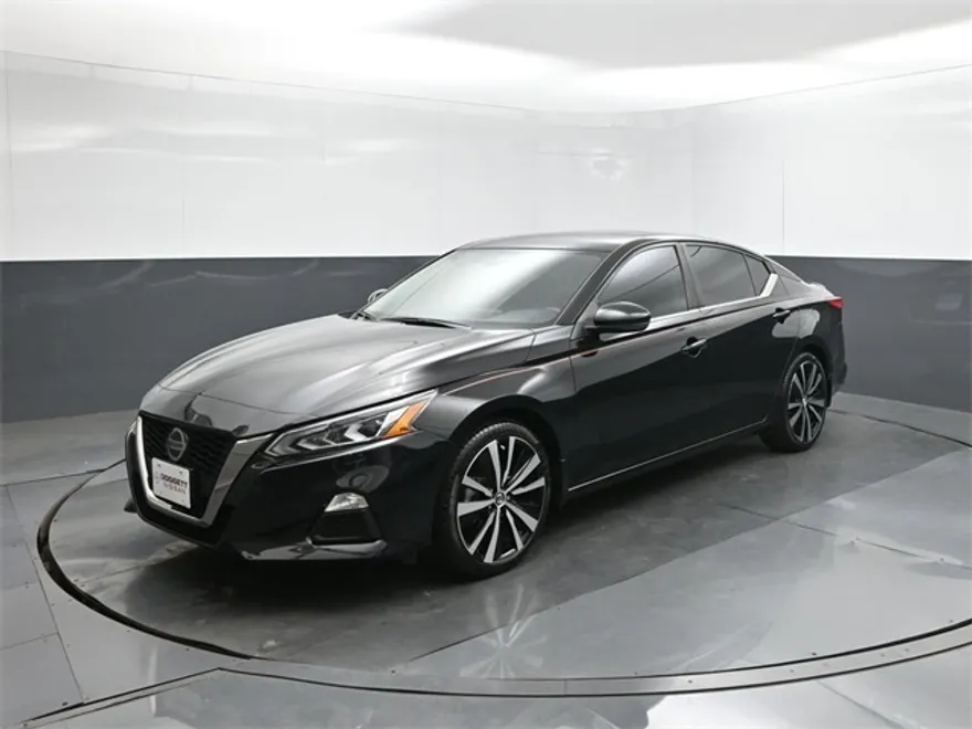 2021 Nissan Altima 2.5 SR photo 1