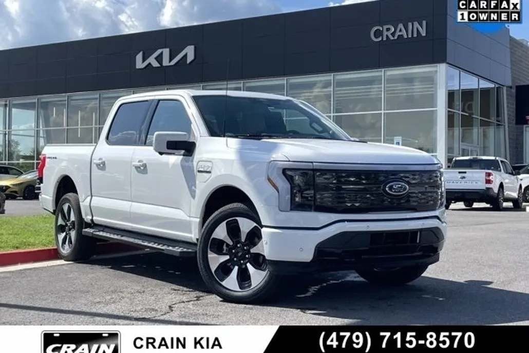 2022 Ford F-150 Lightning Platinum photo 1