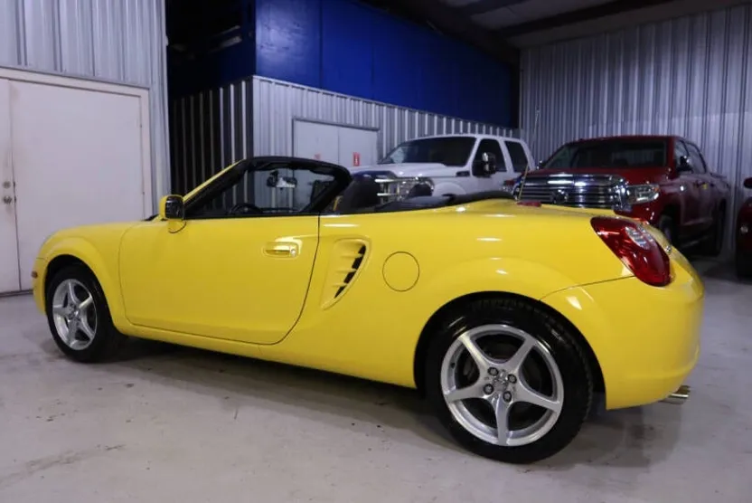2003 Toyota MR2 Spyder photo 1
