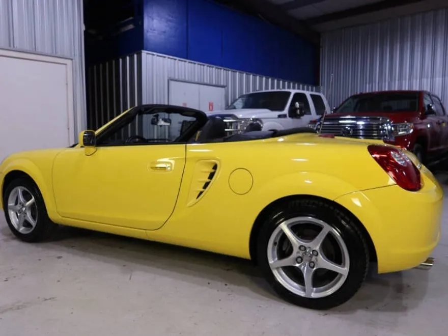 2003 Toyota MR2 Spyder photo 1