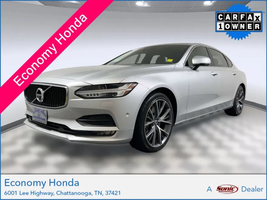 2018 Volvo S90 Momentum photo 1