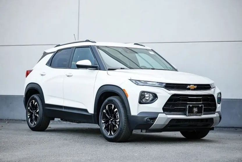 2023 Chevrolet Trailblazer LT photo 1