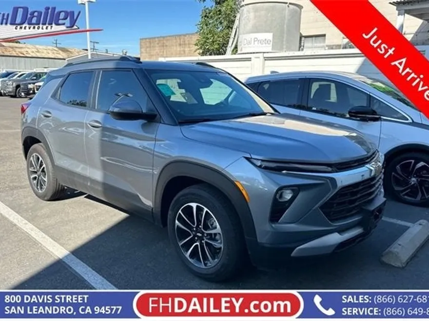 2024 Chevrolet Trailblazer LT photo 1