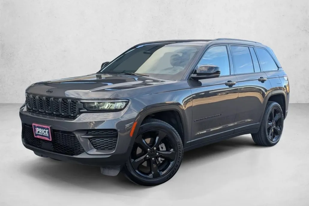 2023 Jeep Grand Cherokee Altitude photo 1