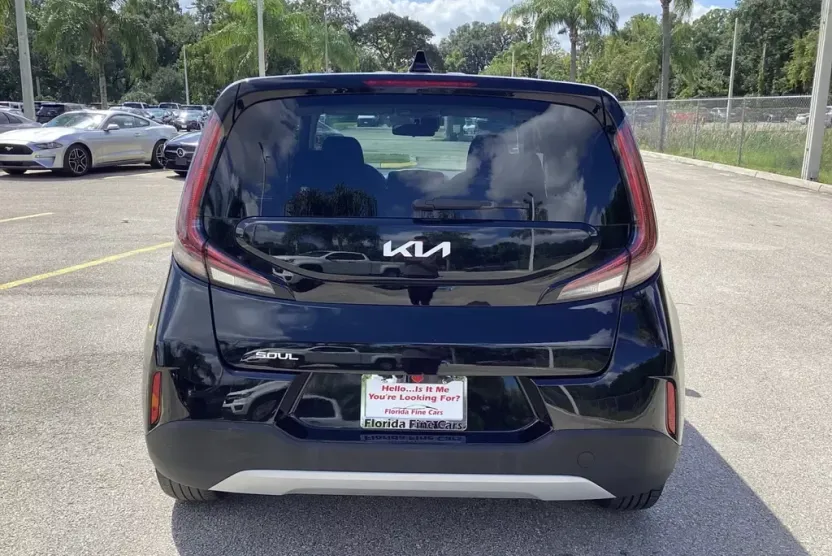 2023 Kia Soul LX S photo 1