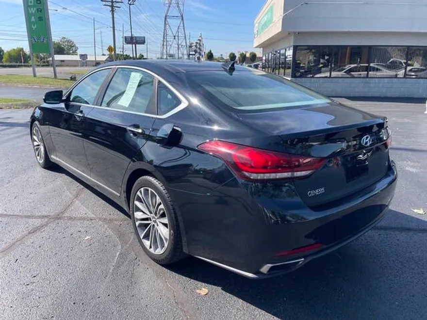 2015 Hyundai Genesis 3.8 photo 1