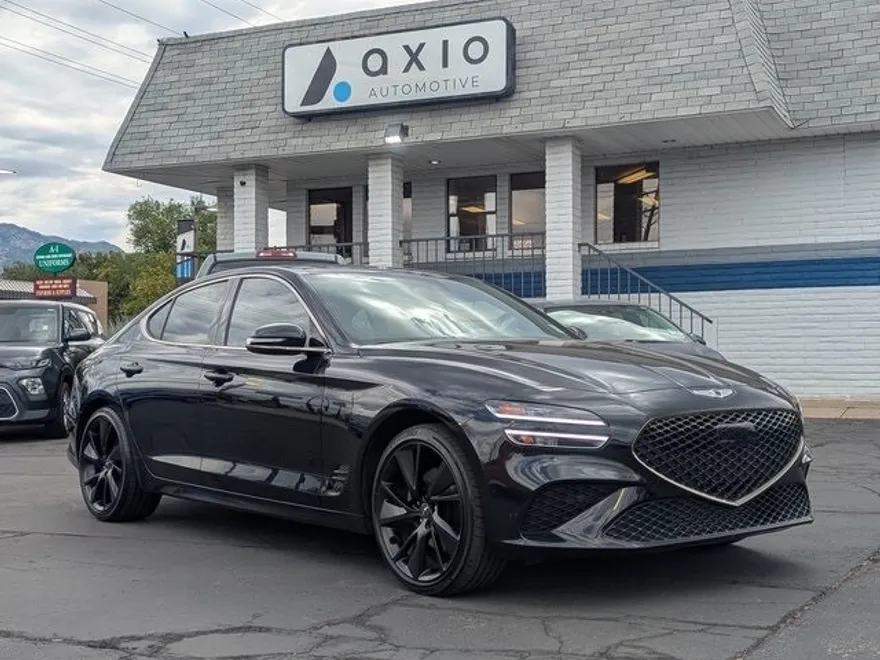 2023 Genesis G70 2.0T photo 1