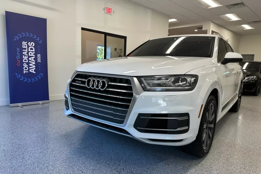 2017 Audi Q7 3.0T Premium Plus photo 1