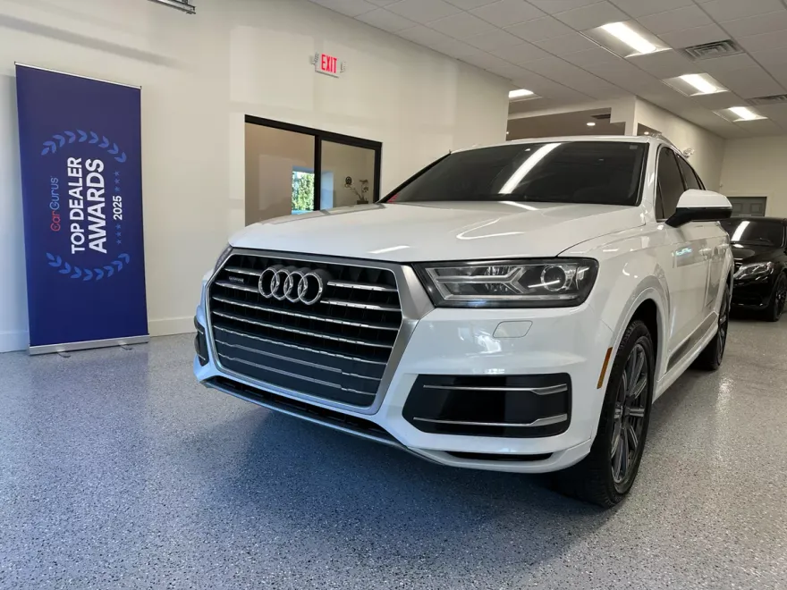2017 Audi Q7 3.0T Premium Plus photo 1