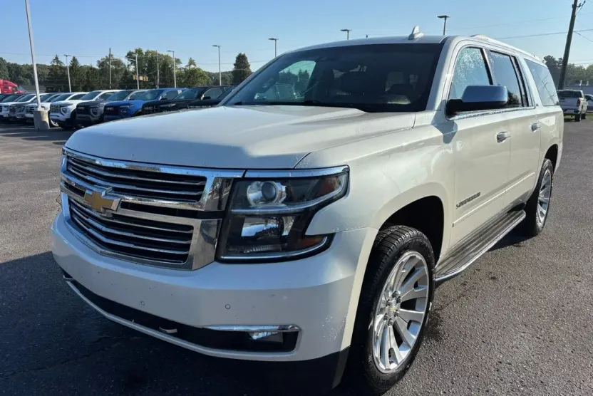2015 Chevrolet Suburban LTZ photo 1