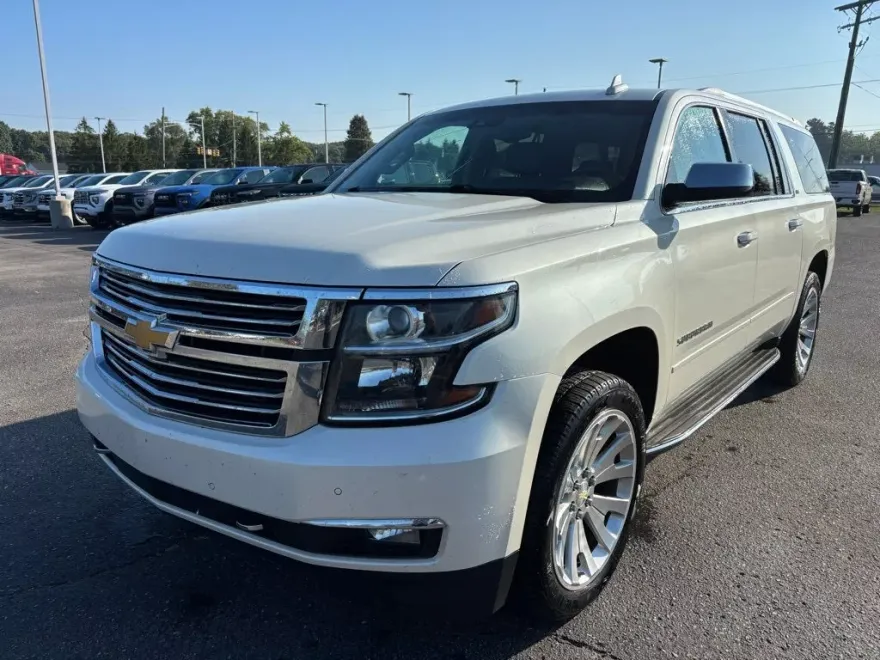 2015 Chevrolet Suburban LTZ photo 1