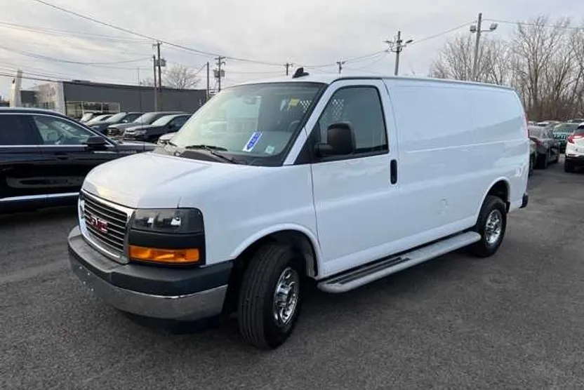 2023 Gmc Savana 2500 Cargo photo 1
