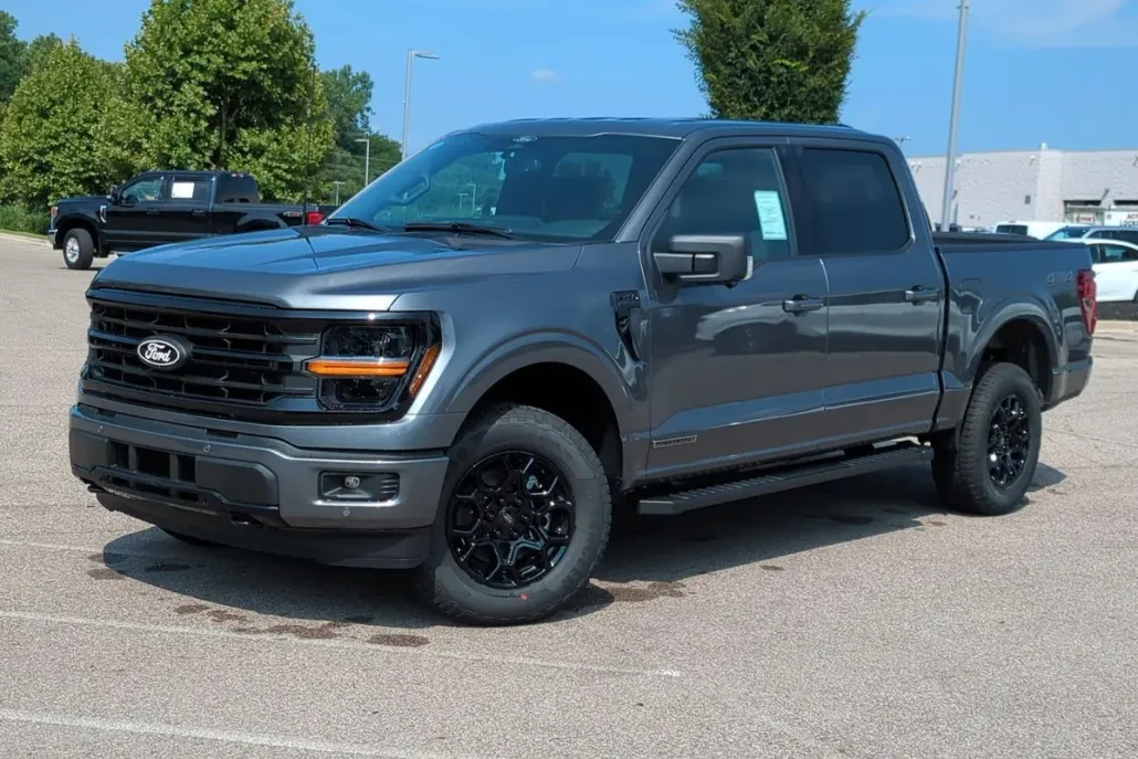 2025 Ford F-150 XLT photo 1