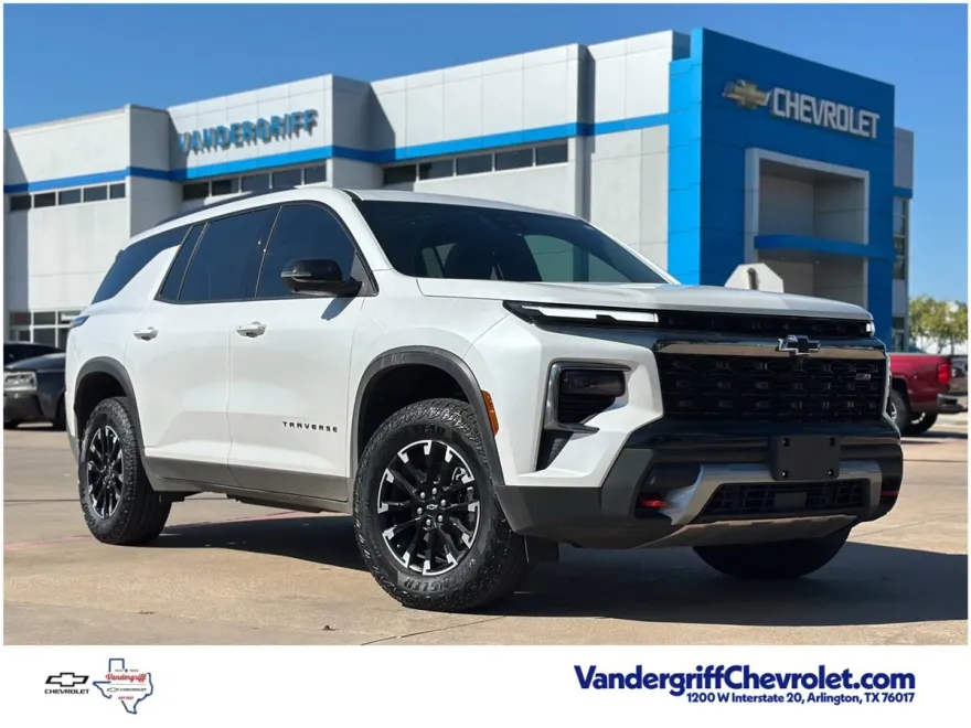 2024 Chevrolet Traverse Z71 photo 1