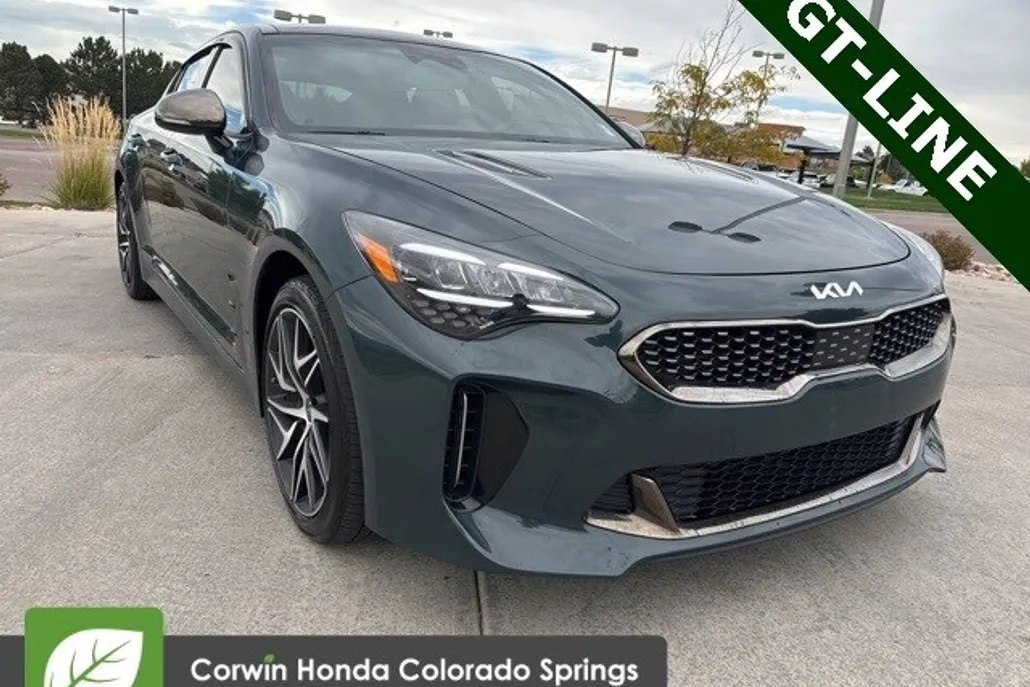 2023 Kia Stinger GT-Line photo 1
