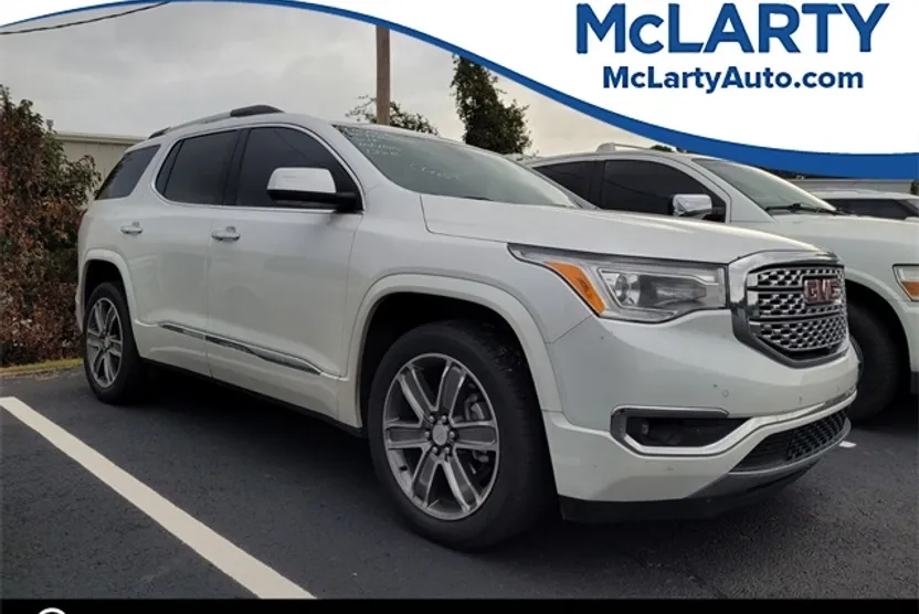 2017 Gmc Acadia Denali photo 1